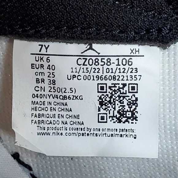 Nike Air Jordan 1 Low OG GS Size 7Y Black Toe Black White Red CZ0858-106